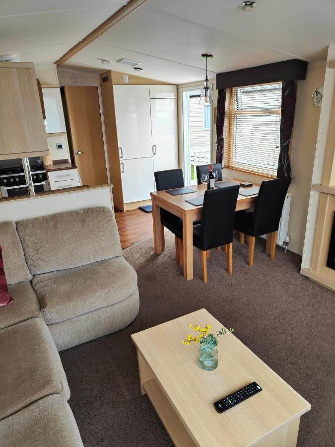 Holiday Home Sleeps Six Saint Leonards Екстериор снимка